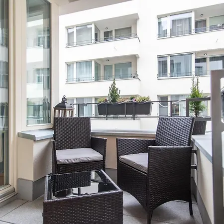 Apartment With Balcony Prag