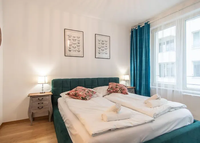 With Balcony Apartamento Praga